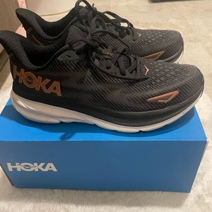 HOKA CLIFTON 9 Size 7